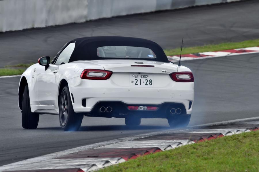  Abarth 124 Spider (348) 2016 года  (JP) (фото 10 из 58)